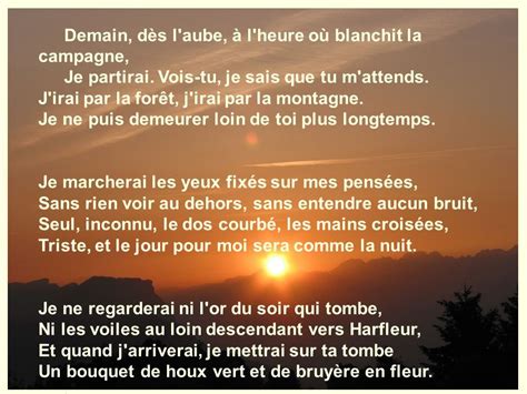 Le Pavillon de l'Aube Brisante : Une Eruption de Couleurs Céleste et un Chant Silencieux du Matin!