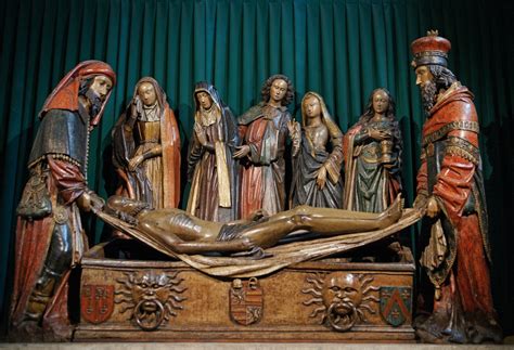  La Mise au Tombeau du Christ: Une Mélancolie Sculpturale dans l'Abbaye de Moissac !