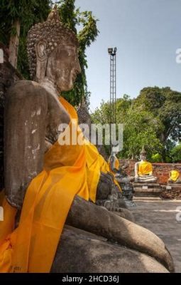 Le Relief de Wat Chaimongkol, Un Témoignage Sculpté de l'Éclectisme Religieux du Siam!