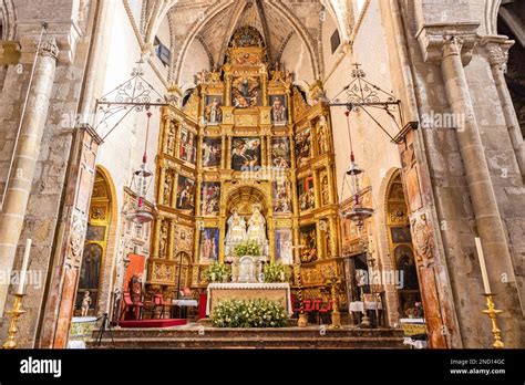 Le Retable de Santa María la Real d’Aguilar de Segovie: un chef-d’œuvre gothique qui chante les louanges divines !