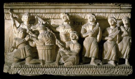 Le sarcophage d'Oupe et ses magnifiques scènes funéraires en relief!